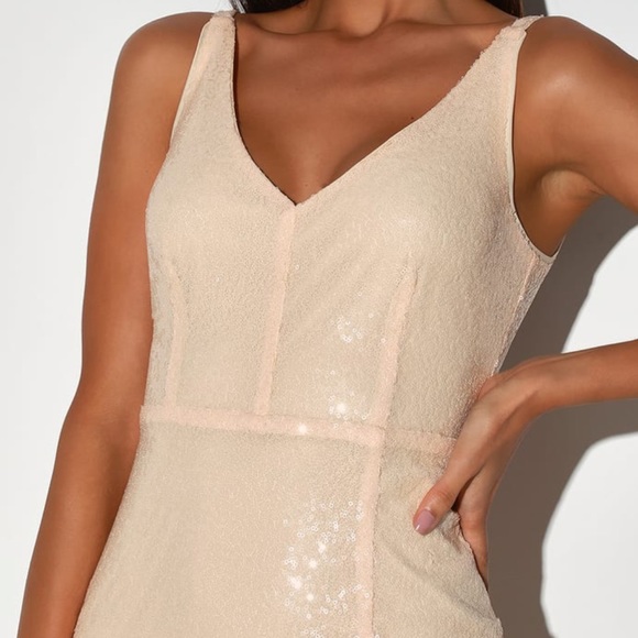 New with tags and in bag, Lulus sequin dress Size Small - Picture 3 of 5